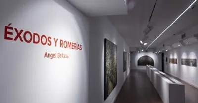 Vista de la sala 'Cambio de sentido' con los cuadros de Ángel Baltasar
