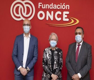 Momento de la presentación de SoledadES en Fundación ONCE, con Ignacio Álvarez, Matilde Fernández y Miguel Carballeda