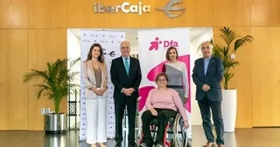 acto de renovación entre Fundación DFA y Fundación Ibercaja