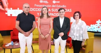 Alerto Durán junto a 3 representantes de la ponencia en la sede de Fundación ONCE