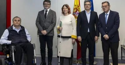Acto de firma del acuerdo con varias personalidades de Fundación ONCE e IFEMA 