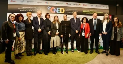 representantes de Fundación ONCE, CERMI y ASEMDIS, junto con la Administración Pública de Bilbao, en la clausura del evento de emprendimiento para personas con discapacidad
