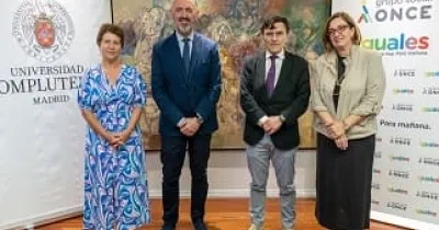 foto de grupo de representantes de la UCM y Fundación ONCE