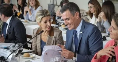 Yolanda Díaz y Pedro Sánchez, durante la cumbre bilateral con Portugal (Fuente: Ministerio de Trabajo)