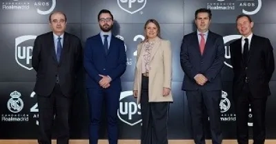 Momento de la renovación para la colaboración conjunta entre la Fundación Real Madrid y la Fundación UPS, con la presencia de Emilio Butragueño, Daniel Carrera y Julio González Ronco, entre otros (Fuente: Real Madrid)