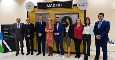 Fotografía de familia con todos los galardonados con los Premios Solidarios Grupo Social ONCE Madrid 2022