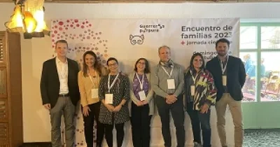 Momento del evento de Guerreros Púrpura, con todos los doctores y representantes que asistieron al acto (Fuente: Asociación Guerreros Púrpura)