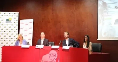 Momento de la presentación de las Líneas de Ayuda de la Fundación ANAR para sordos, con representantes de la Fundación CNSE, CNSE y la Fundación ANAR