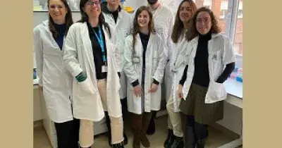 La doctora Cortón, con su equipo (Fuente: IIS-FJD)