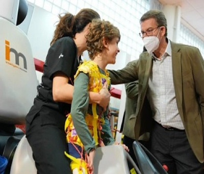Navarro, Feijóo y Núñez en la Fundación Nipace, de personas con parálisis cerebral infantil (Fuente: Tarek/PP)