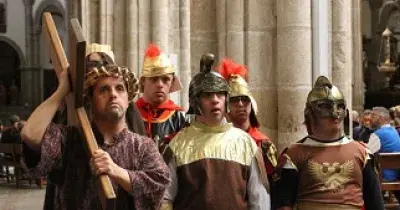 Momento del Vía Crucis de la Fundación Madre de la Esperanza, de Talavera de la Reina - Toledo (Fuente: F. Madre de la Esperanza)