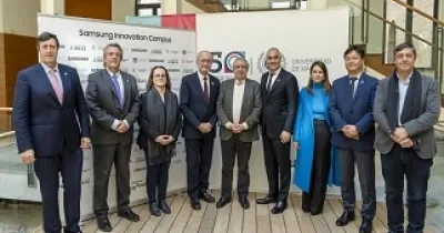 Momento de la firma del acuerdo entre Samsung, Fundación ONCE y la Universidad de Málaga (Fuente: Samsung)