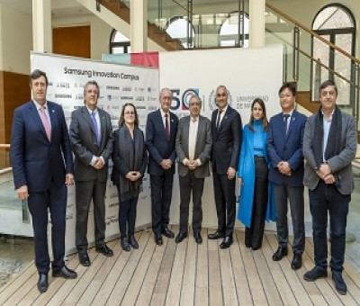 Momento de la firma del acuerdo entre Samsung, Fundación ONCE y la Universidad de Málaga (Fuente: Samsung)