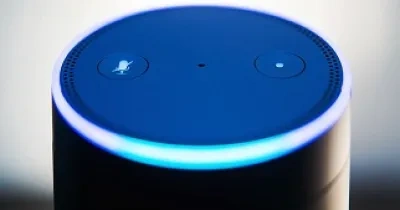 Dispositivo de Alexa, el asistente virtual controlado por voz creado por Amazon y para el que Down España ha diseñano Skill 21
