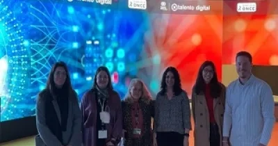 Representantes de Sony visitando 'Por Talento Digital'