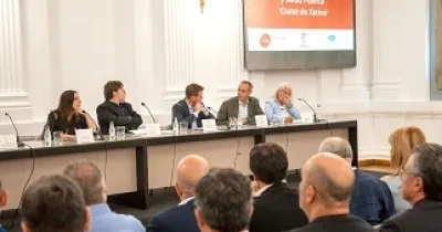 Un momento de la 1ª Jornada sobre Epidemiología y Salud Pública en Xàtiva, con todos los participantes (Fuente: Universidad Internacional de Valencia - VIU)