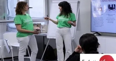 Voluntarias corporativas de Iberdrola durante la Escuela de Fortalecimiento en Fundación Integra