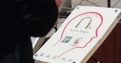 Acceso a la información del Arco de Trajano explicado de forma accesible