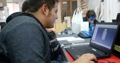 Profesionales recibiendo autoformación online sobre discapacidad intelectual (Fuente: Plena Inclusión España)