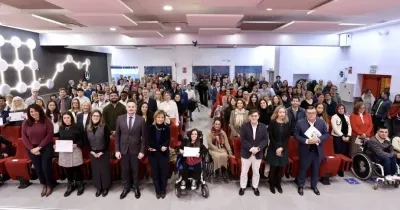 foto de familia de la Fundación ONCE en el acto de entrega de las becas