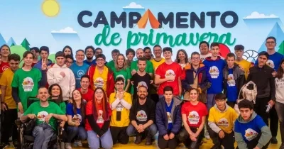 Campamento de videojuegos accesible de primavera 2022, image del grupo de participantes.