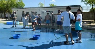 Propuesta refrescante con agua para los participantes