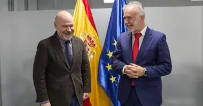 Saludo del presidente de CERMI con el ministro