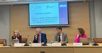 mesa redonda en la jornada sobre 'El tratamiento jurídico de la discapacidad'