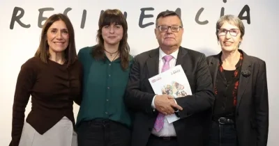 Alba junto a Donoso y dos integrantes de Fundación ONCE en la presentación de su exposición