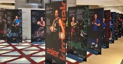 La exposición 'Kirolaiak' de deportistas paralímpicos vascos, en Bilbao
