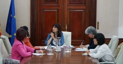 Mujeres que participaron en la reunión junto a la Ministra en el Ministerio de Igualdad