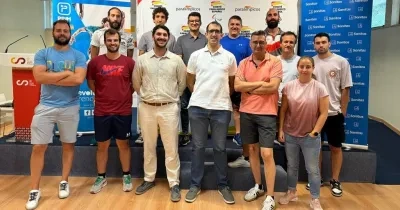 12 fisioterapeutas del CPE en la foto oficial de la presentación