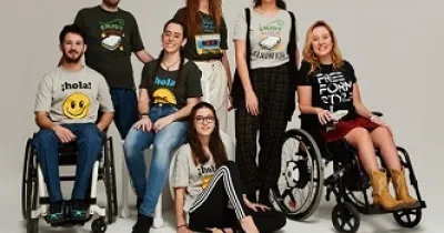 Grupo de jóvenes con discapacidad vistiendo Free Form Style