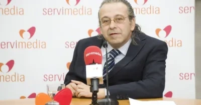 Juan Carlos Ramiro en Servimedia mientras da una entrevista