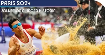 portada del libro "París 2024: volvemos a hacer historia" con un saltador de longitud en pleno ejercicio