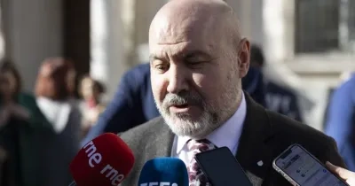 Luis Cayo Pérez en una conferencia de prensa para medios nacionales