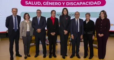 Monica García y el resto de participantes del diálogo organizado por Servimedia TV en el HUB de Por Talento Digital