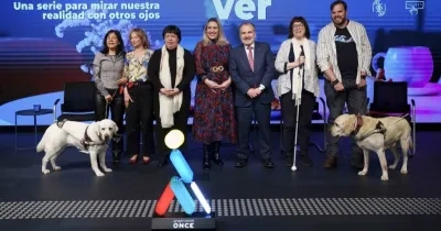 reparto de la serie durante la presentación oficial en la sede de ONCE Madrid