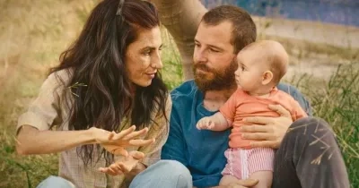 Miriam Garlo y Álvaro Cervantes en 'Sorda' 