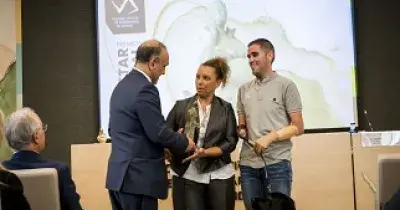 Entrega del premio, al perro guía Xabat (Fuente: Grupo Social ONCE)