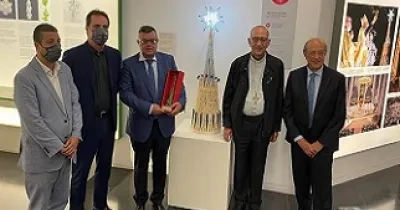 Presentación de la maqueta de la Torre de María de la Sagrada Familia, con la presencia de José Luis Martínez Donoso (Fuente: ONCE)