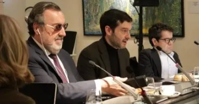 Los representantes de las entidades creadoras presentando la guía publicamente