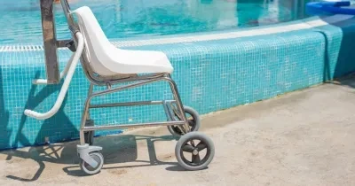 Piscina accesible para personas con movilidad reducida