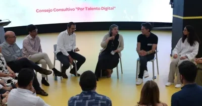 Representantes del Consejo Consultivo de Por Talento Digital reunidos en el HUB de XTD