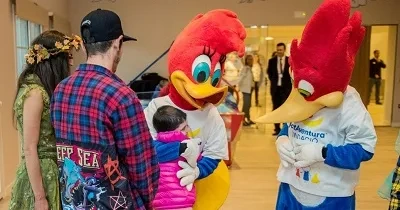 Fundación PortAventura jugando con niños