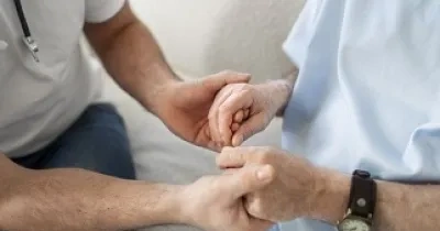 La enfermedad del Párkinson produce diversos síntomas motores y no motores (Fuente: Freepik)