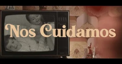 cartel oficial de la campaña #NosCuidamos con una foto de una tele con una imagen en blanco y negro dentro de la televisión