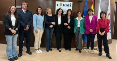 Un grupo de parlamentarios junto a representantes de Cermi y la Fundación Cermi Mujeres