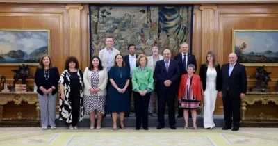 Reina Doña Sofía recibe en el Palacio de La Zarzuela a una representación de la Confederación Española de Alzheimer y otras Demencias