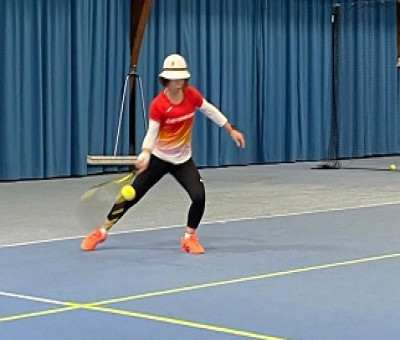 Una jugadora de tenis para ciegos (Fuente: ONCE)